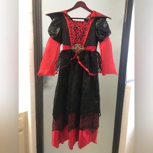 Girls Vampire Queen Costume. Size 12/14
